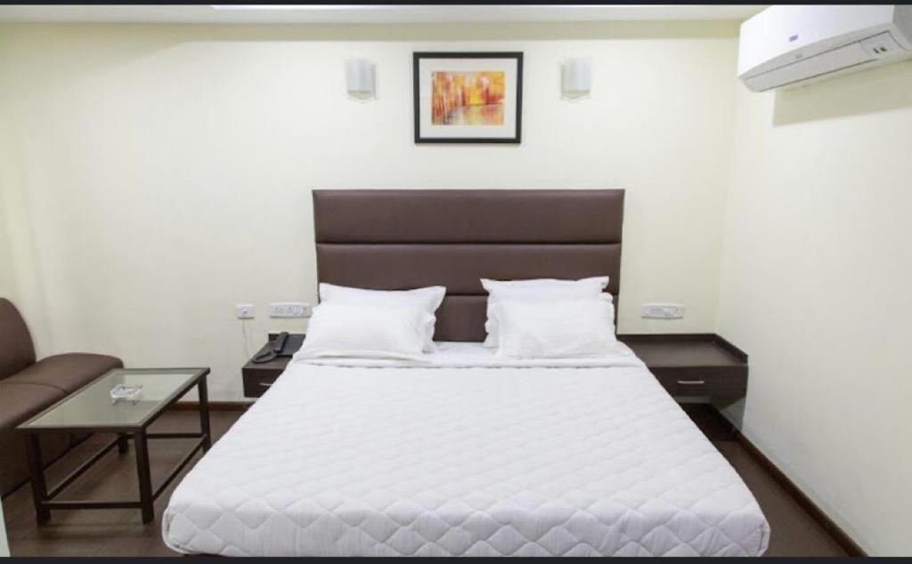 Ample Yard Hotel เชนไน ภายนอก รูปภาพ